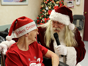 santa-claus-with-woman-in-wheelchair